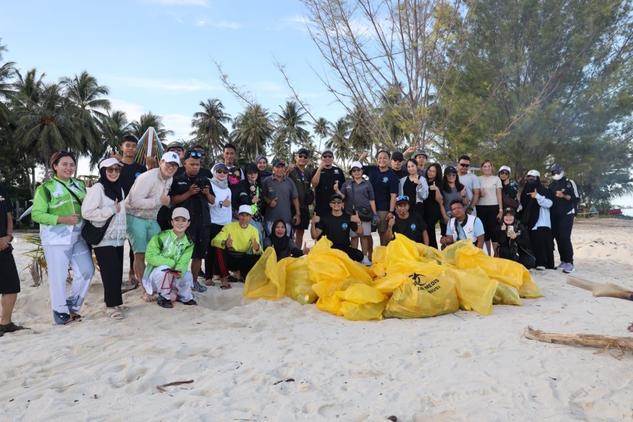 Aksi Bersih Pantai Derawan Sambut Fordeswita 2025